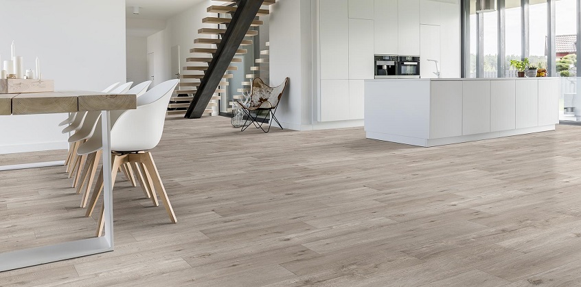 Apartment with vinyl flooring