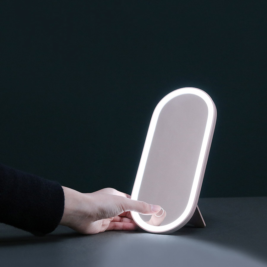 portable makeup mirror with lights