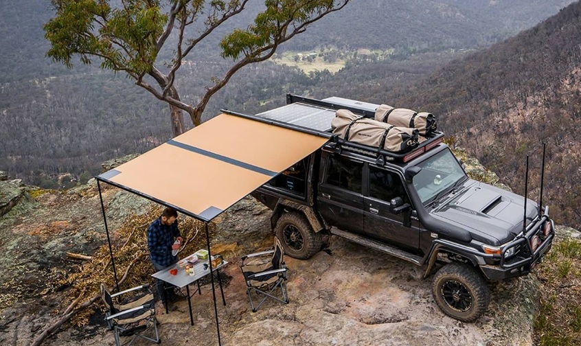 off road car with awning